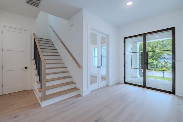 4608 W EL PRADO BOULEVARD, Tampa, FL 33629