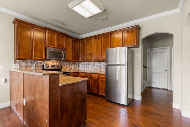 207 S Kealy Avenue, Lewisville, TX 75057