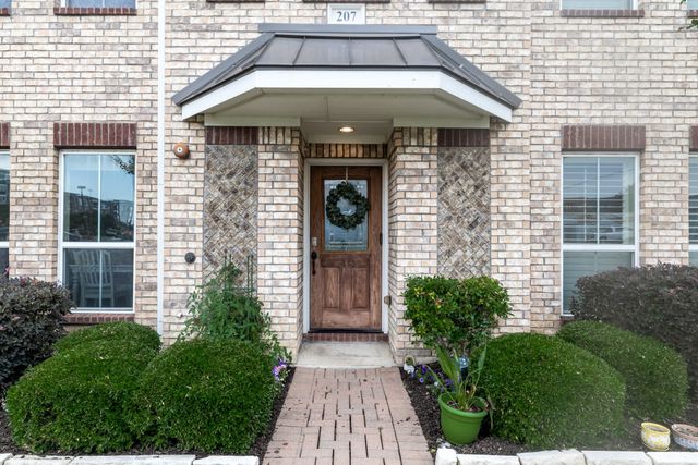 207 S Kealy Avenue, Lewisville, TX 75057