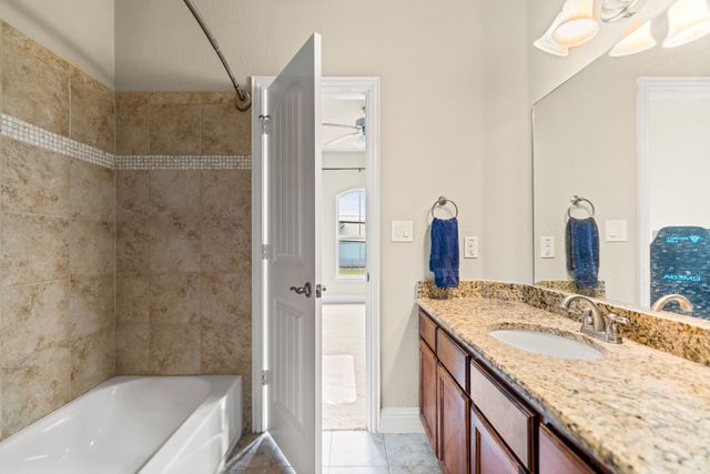207 S Kealy Avenue, Lewisville, TX 75057