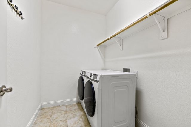 207 S Kealy Avenue, Lewisville, TX 75057