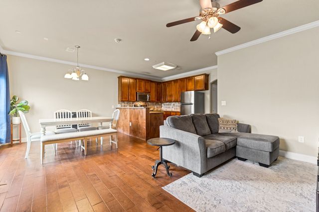 207 S Kealy Avenue, Lewisville, TX 75057