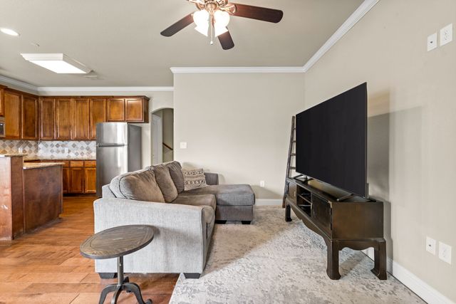 207 S Kealy Avenue, Lewisville, TX 75057