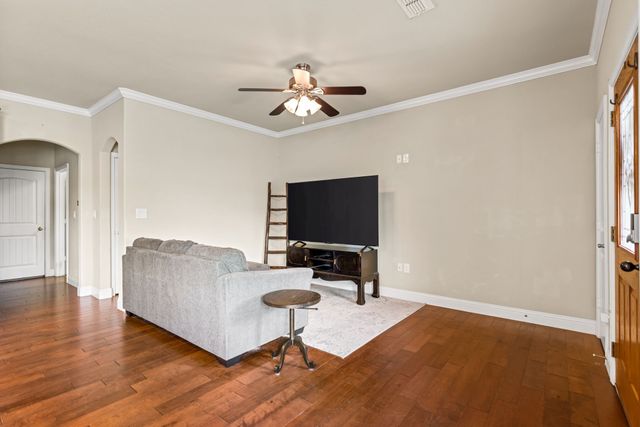 207 S Kealy Avenue, Lewisville, TX 75057