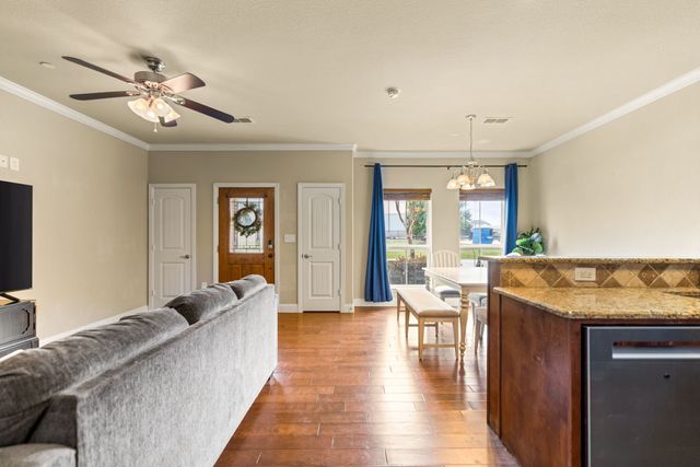 207 S Kealy Avenue, Lewisville, TX 75057