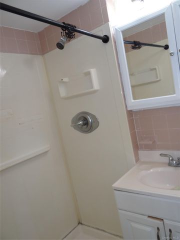272 12th Avenue, West Babylon, NY 11704
