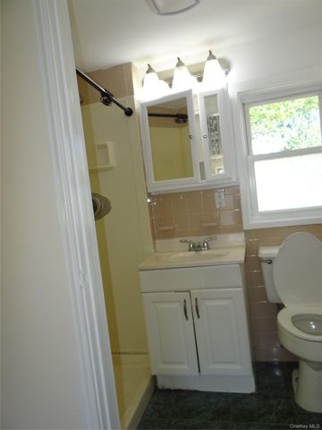 272 12th Avenue, West Babylon, NY 11704