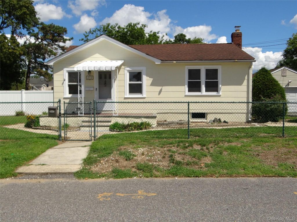272 12th Avenue, West Babylon, NY 11704 — photo 2