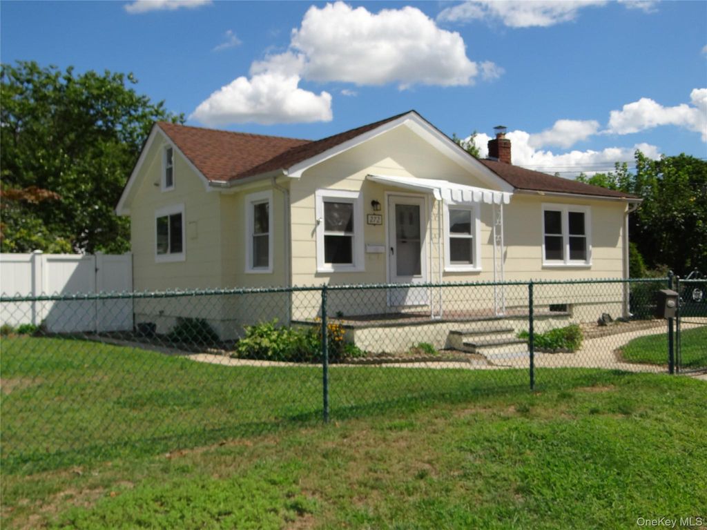 272 12th Avenue, West Babylon, NY 11704 — photo 3