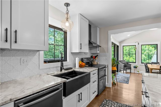 1611 Woodland Road, New Albany, IN 47150