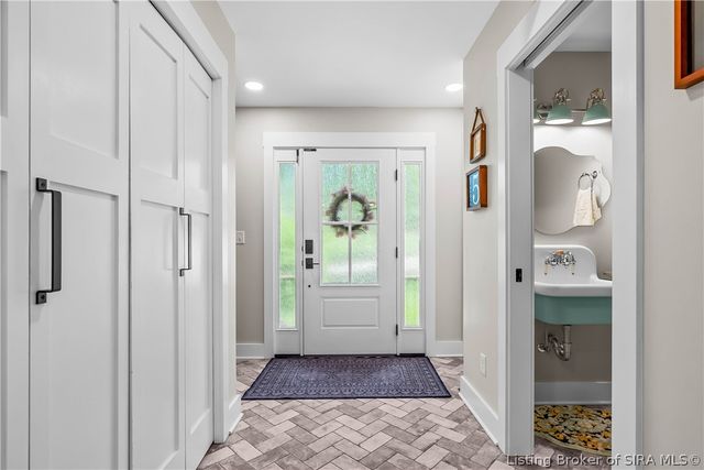 1611 Woodland Road, New Albany, IN 47150