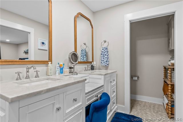 1611 Woodland Road, New Albany, IN 47150