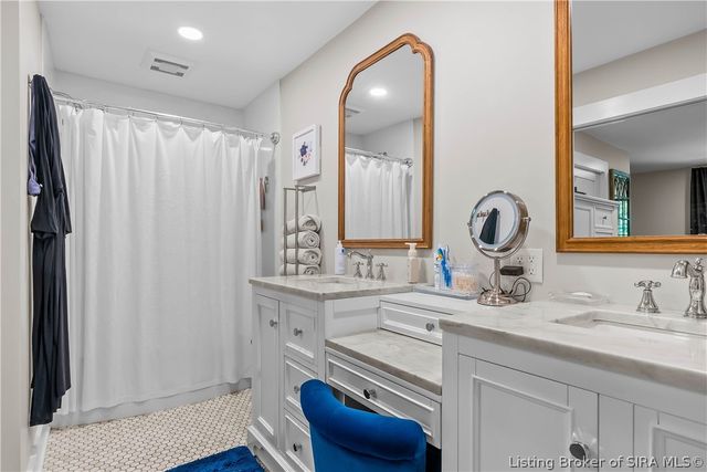 1611 Woodland Road, New Albany, IN 47150