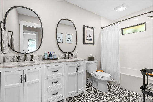 1611 Woodland Road, New Albany, IN 47150