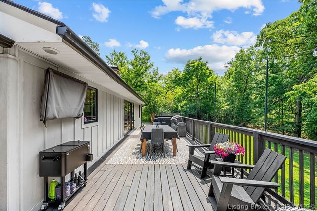 1611 Woodland Road, New Albany, IN 47150