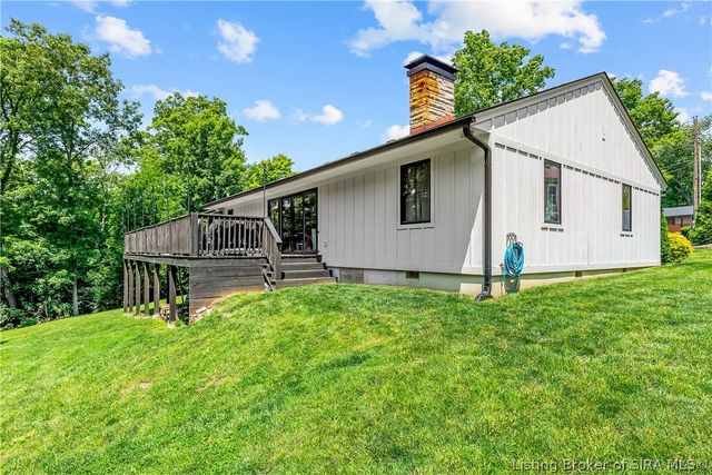 1611 Woodland Road, New Albany, IN 47150