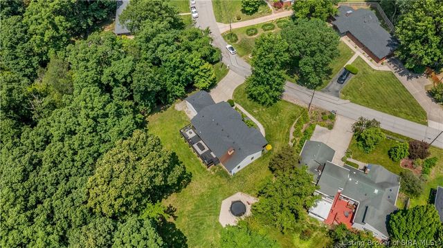 1611 Woodland Road, New Albany, IN 47150