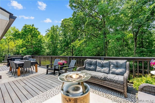 1611 Woodland Road, New Albany, IN 47150