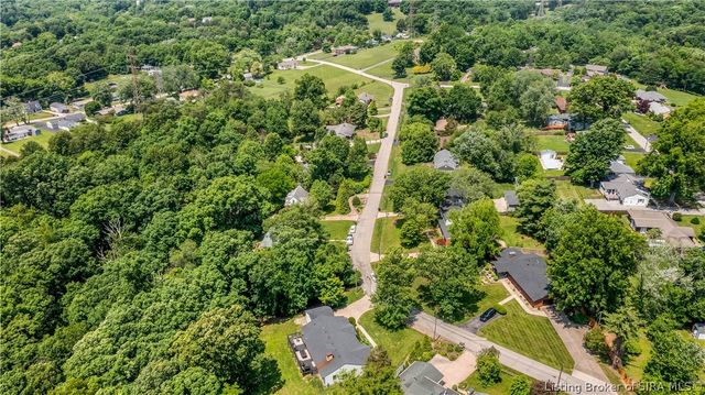 1611 Woodland Road, New Albany, IN 47150