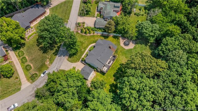 1611 Woodland Road, New Albany, IN 47150