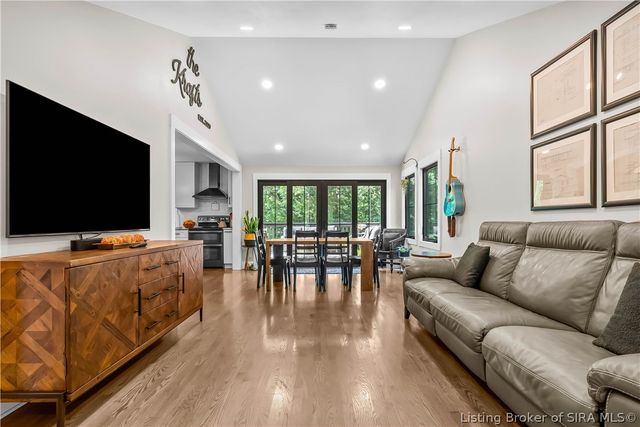 1611 Woodland Road, New Albany, IN 47150