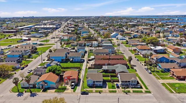 2311 56th Street, Galveston, TX 77551