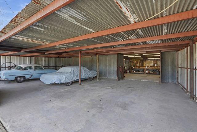 6338 N Bob White Way, Sanger, TX 76266