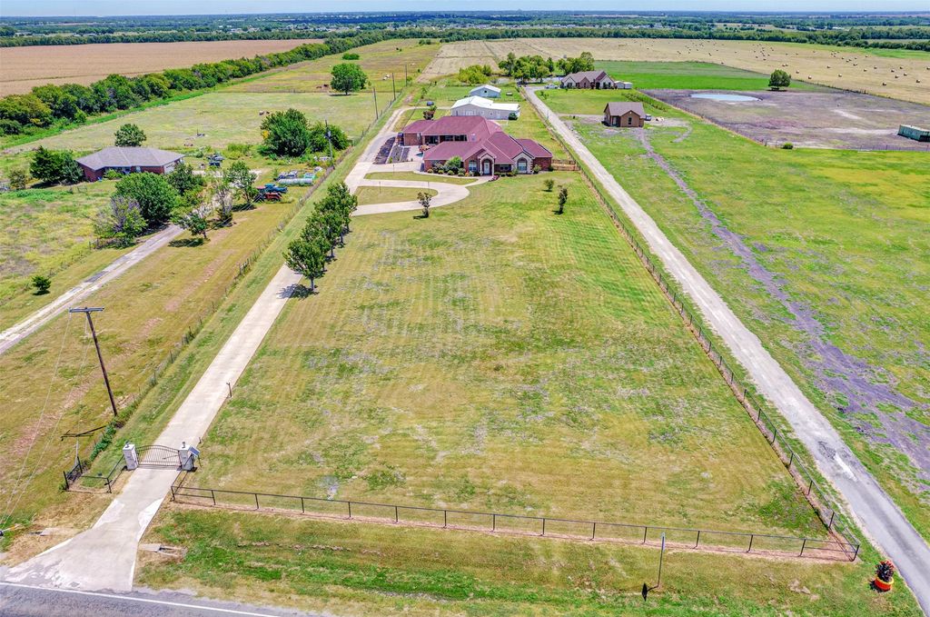 1627 Fm 547, Farmersville, TX 75442