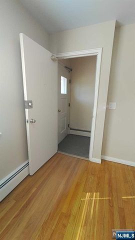 100 1E Clinton Place, Hackensack, NJ 07601