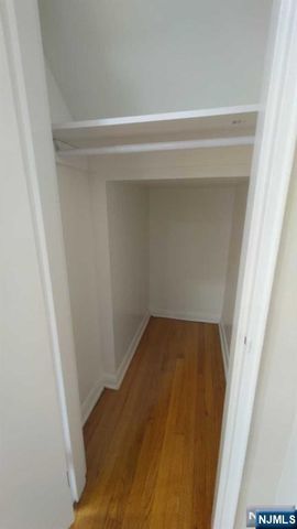 100 1E Clinton Place, Hackensack, NJ 07601