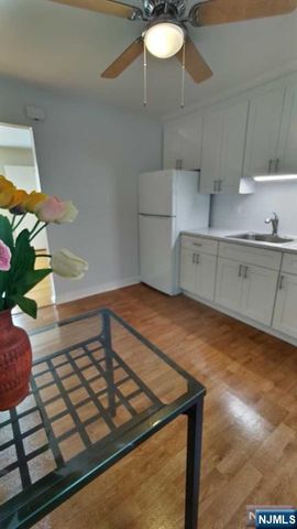 100 1E Clinton Place, Hackensack, NJ 07601