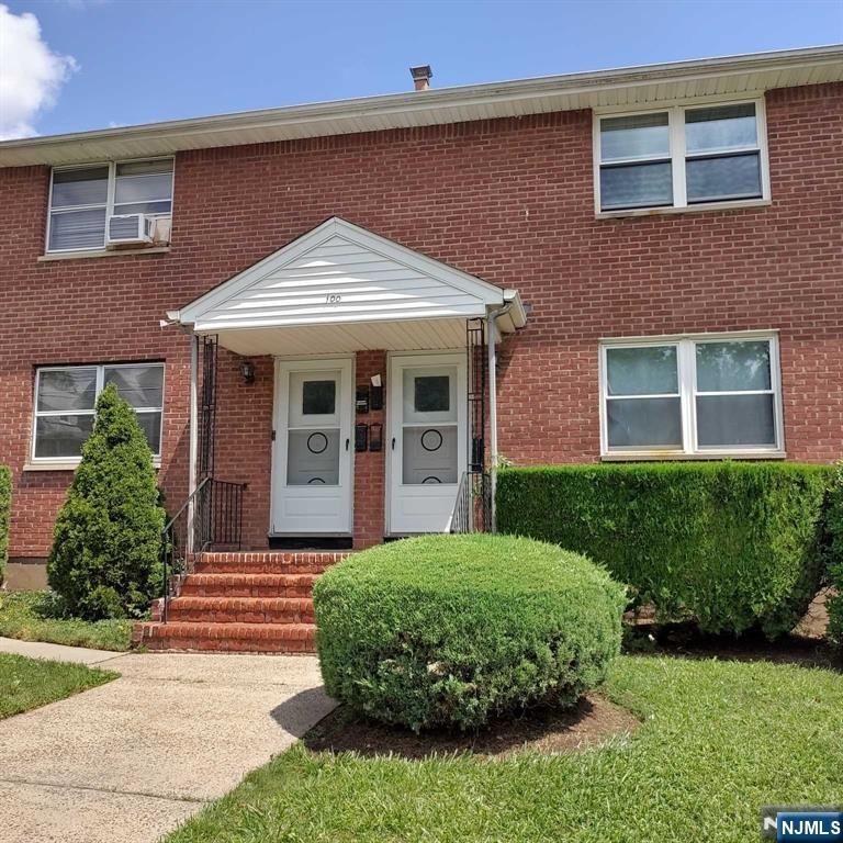 100 1E Clinton Place, Hackensack, NJ 07601