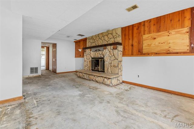 2718 Bryden, Alton, IL 62002