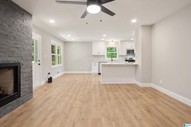 131 FOREST DRIVE, Warrior, AL 35180