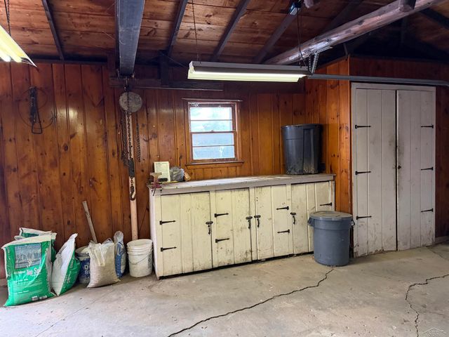 2609 S Outer Drive Drive, Saginaw, MI 48601