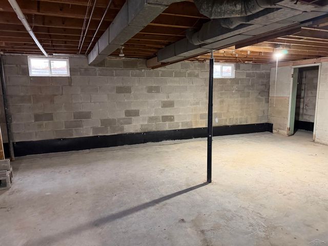 2609 S Outer Drive Drive, Saginaw, MI 48601