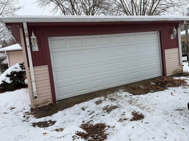 2609 S Outer Drive Drive, Saginaw, MI 48601