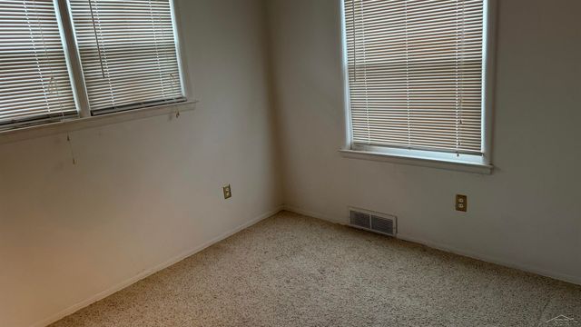 2609 S Outer Drive Drive, Saginaw, MI 48601