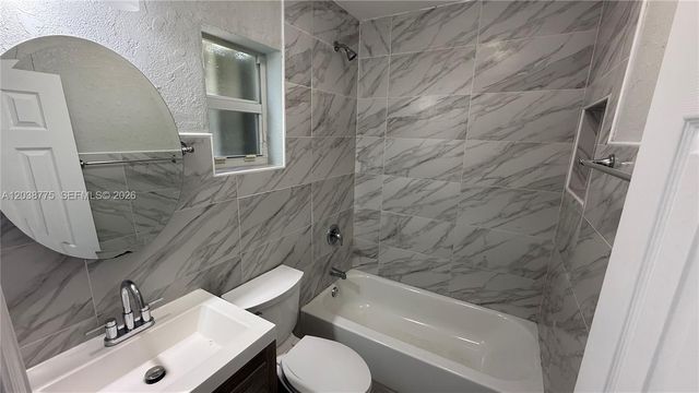 220 NW 12th Street 4, Pompano Beach, FL 33060