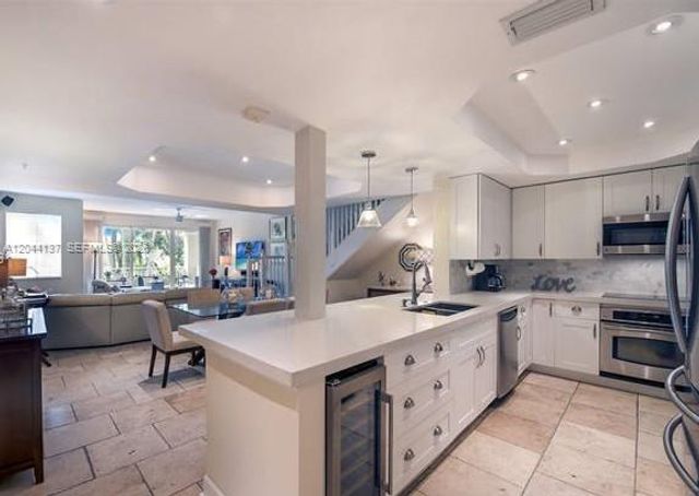 7622 SW 102nd Street 120, Pinecrest, FL 33156