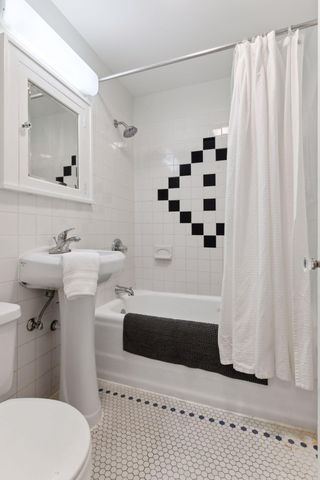 953 17th Avenue SE, Minneapolis, MN 55414