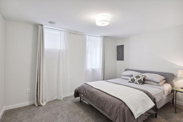 953 17th Avenue SE, Minneapolis, MN 55414