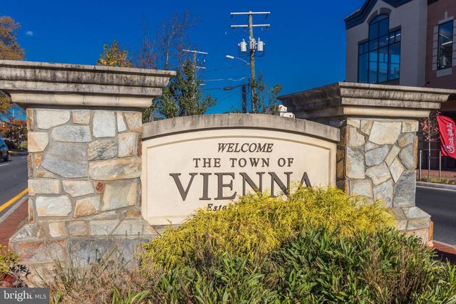 408 COUNCIL DR NE, Vienna, VA 22180