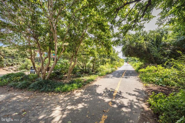408 COUNCIL DR NE, Vienna, VA 22180