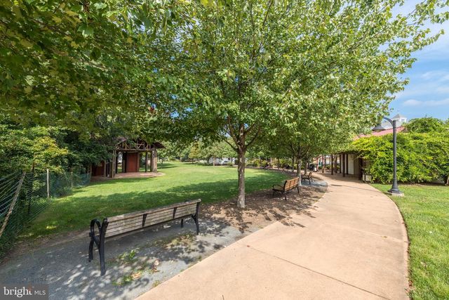 408 COUNCIL DR NE, Vienna, VA 22180
