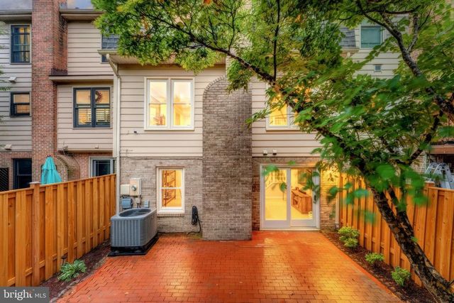 408 COUNCIL DR NE, Vienna, VA 22180