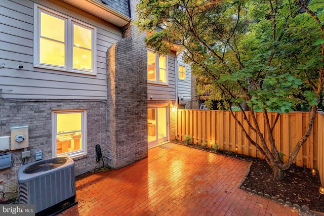 408 COUNCIL DR NE, Vienna, VA 22180
