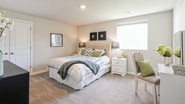 1004 NE Deerfield Drive, Ankeny, IA 50021