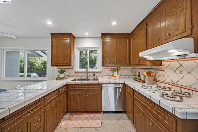 607 607 Brookside Dr, Danville, CA 94526