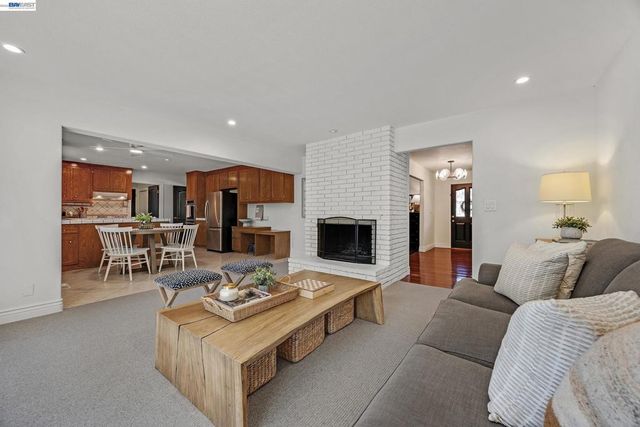 607 607 Brookside Dr, Danville, CA 94526